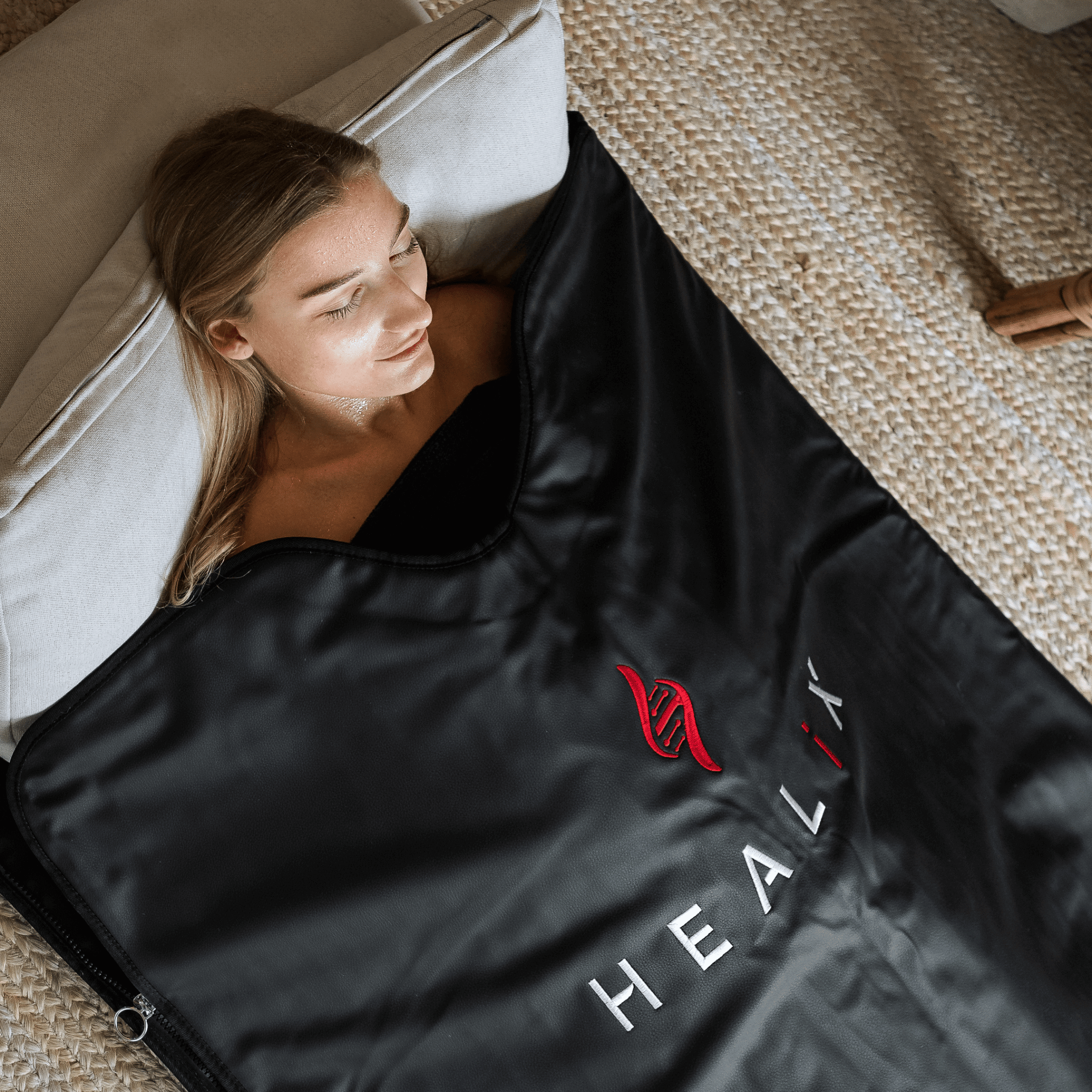 HEALiX-Z Sauna Blanket use in bed